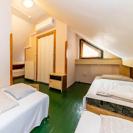 Csillagtura Panzio Couette-café