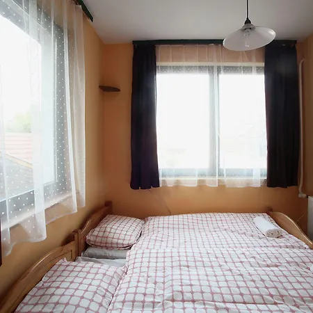 Couette-café Csillagtura Panzio Eger